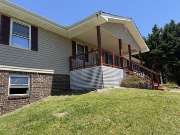 34 Lawrence Dr Ringgold GA 30736