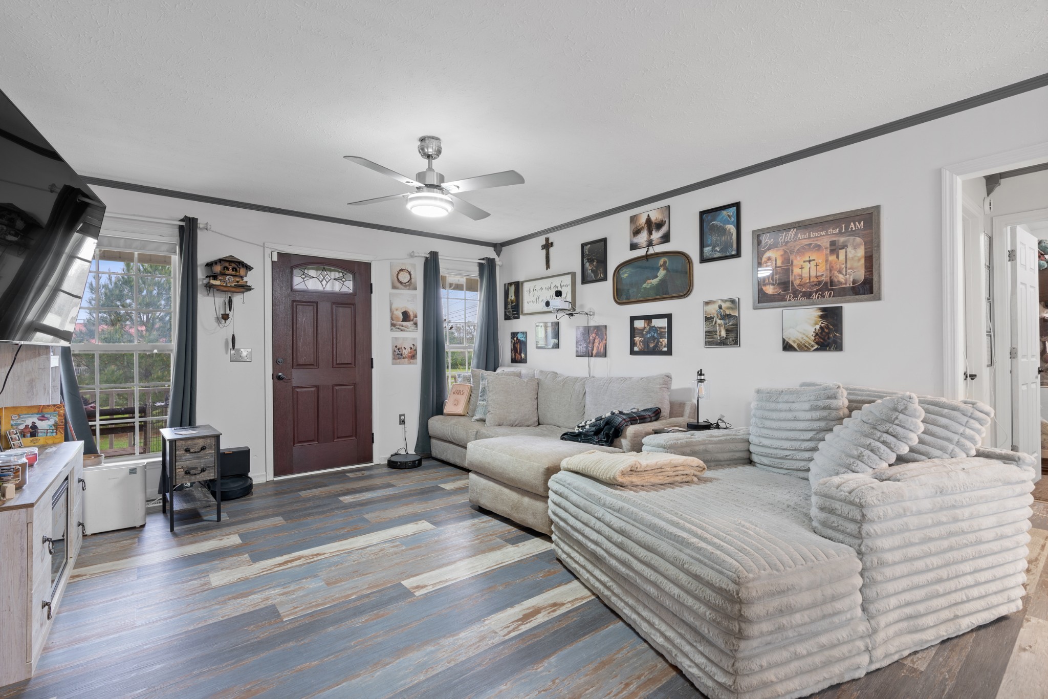 4 Oxford Dr