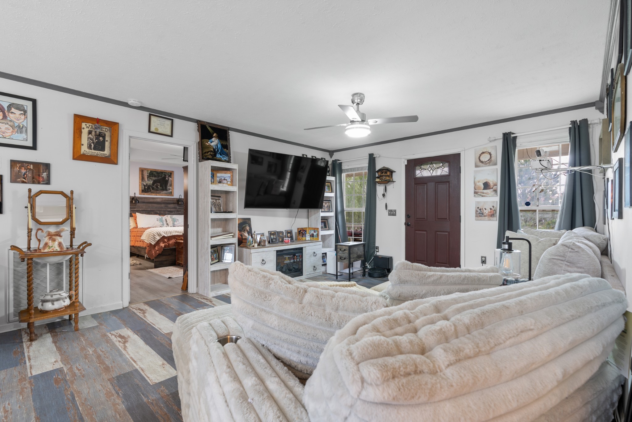 4 Oxford Dr