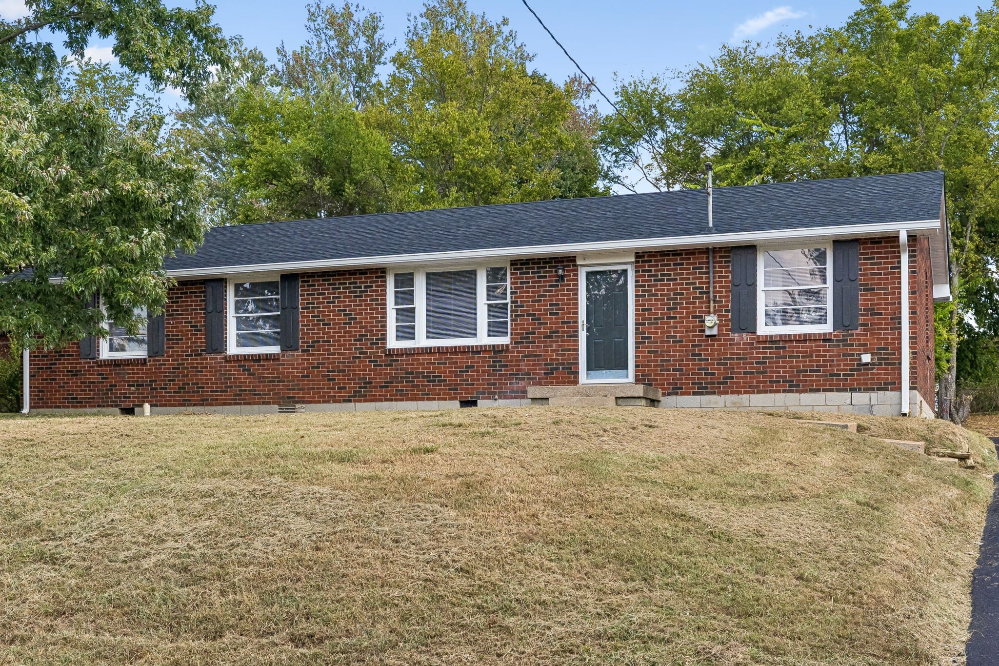 245 Bonnacroft Dr