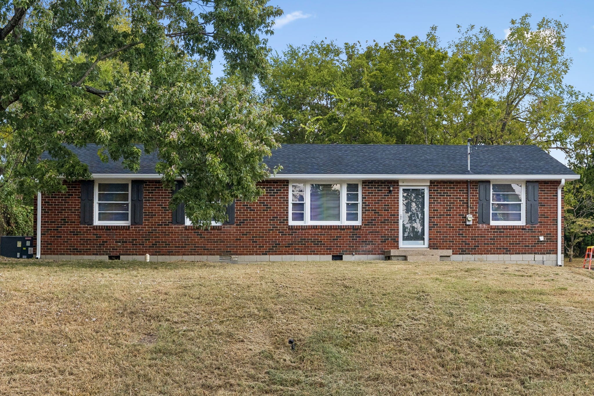 245 Bonnacroft Dr