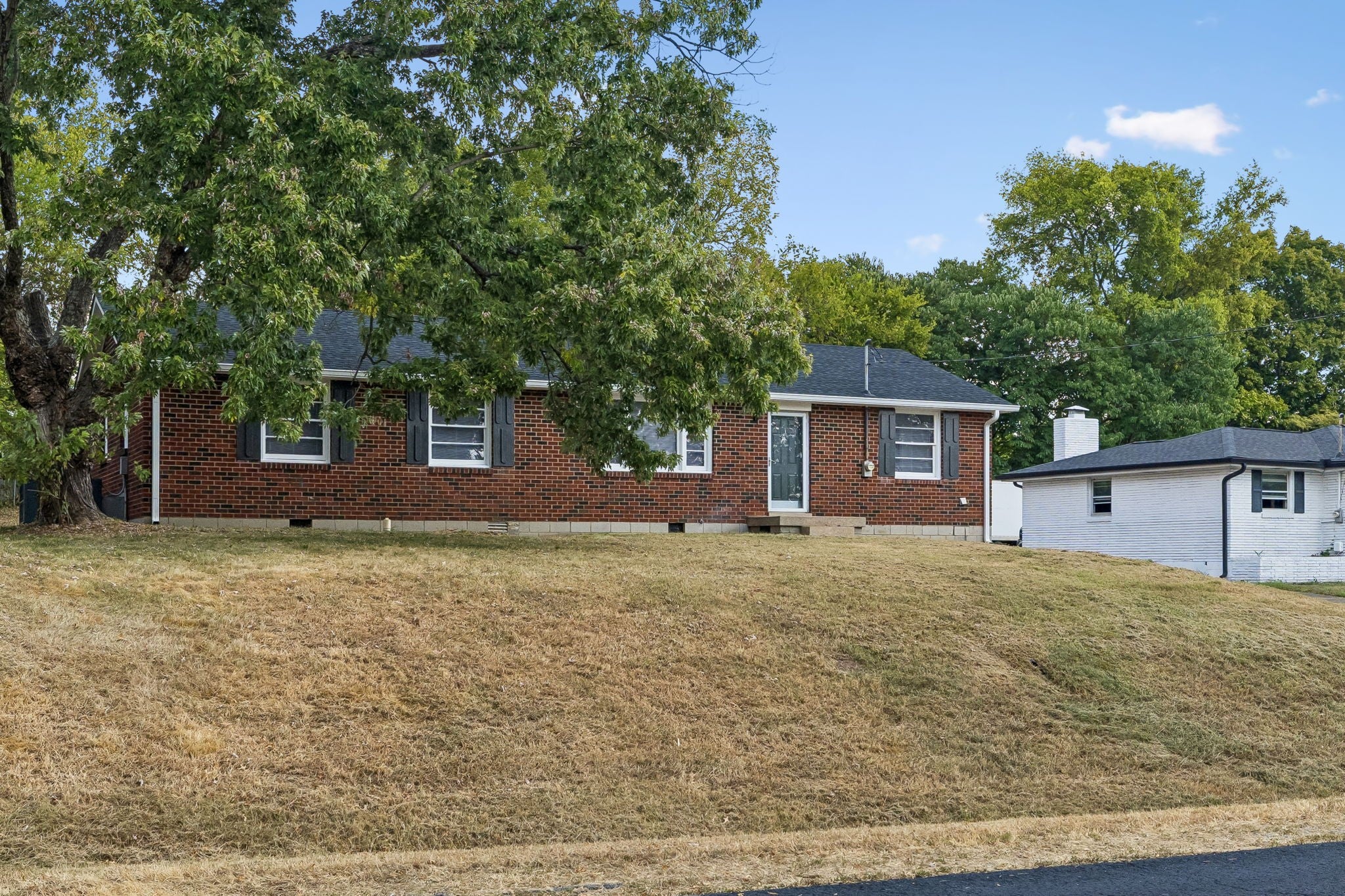 245 Bonnacroft Dr