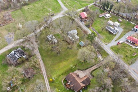 35 Airport Ln Stewart TN 37175