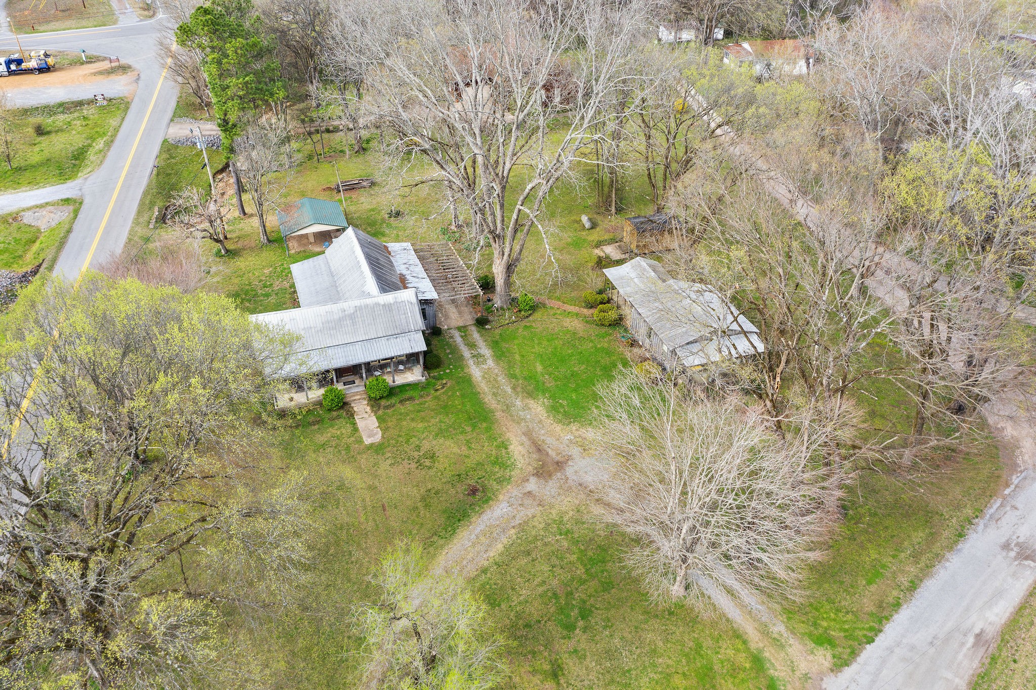 35 Airport Ln