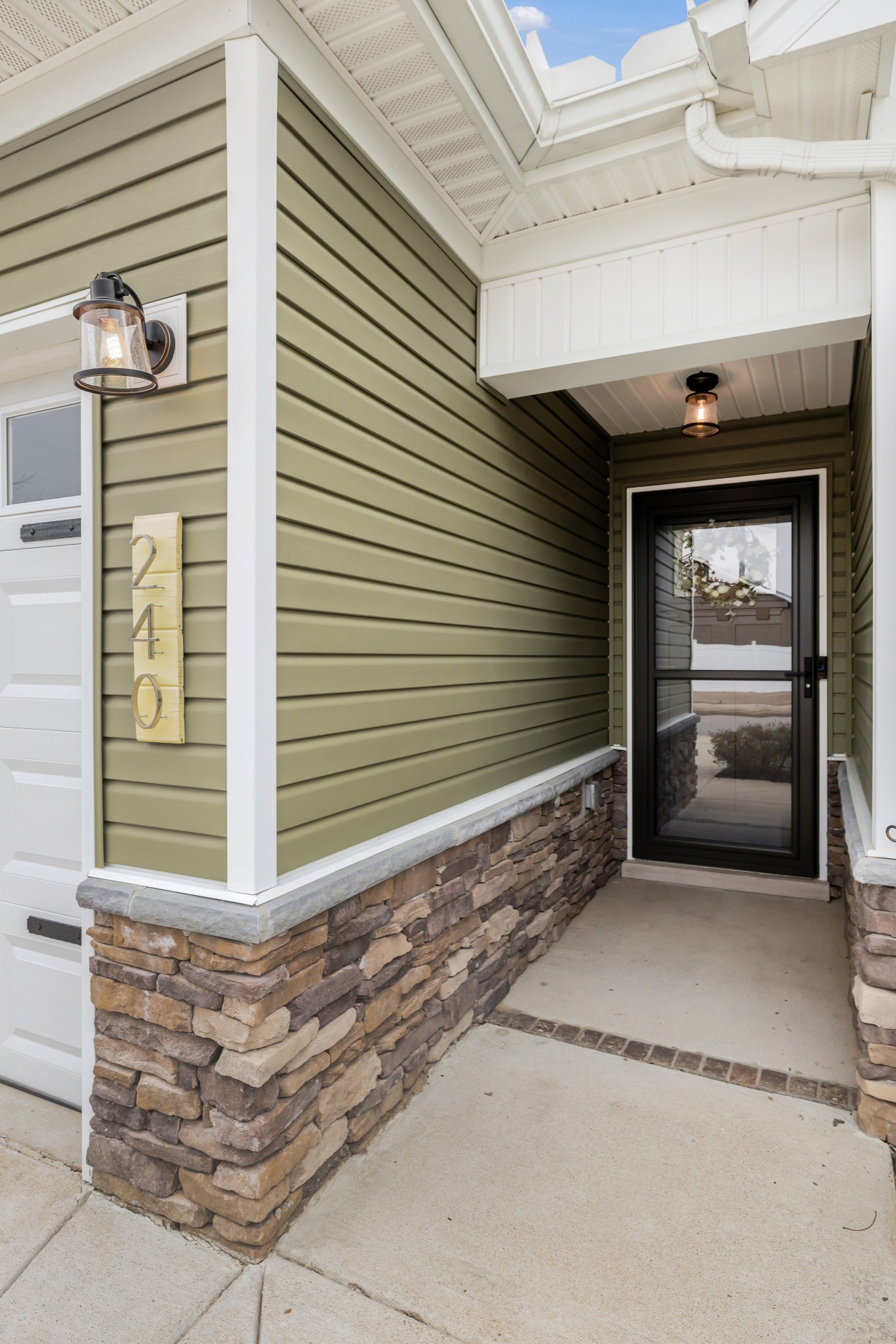 Spring Hill, Tennessee 37174, United States, 3 Bedrooms Bedrooms, ,2 BathroomsBathrooms,Residential,Pending,85752