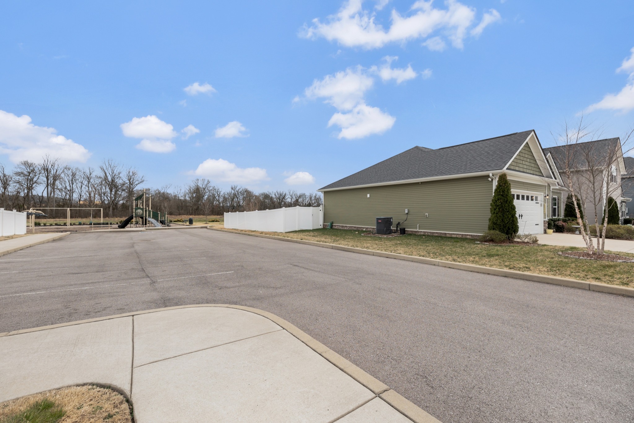 Spring Hill, Tennessee 37174, United States, 3 Bedrooms Bedrooms, ,2 BathroomsBathrooms,Residential,Pending,85752