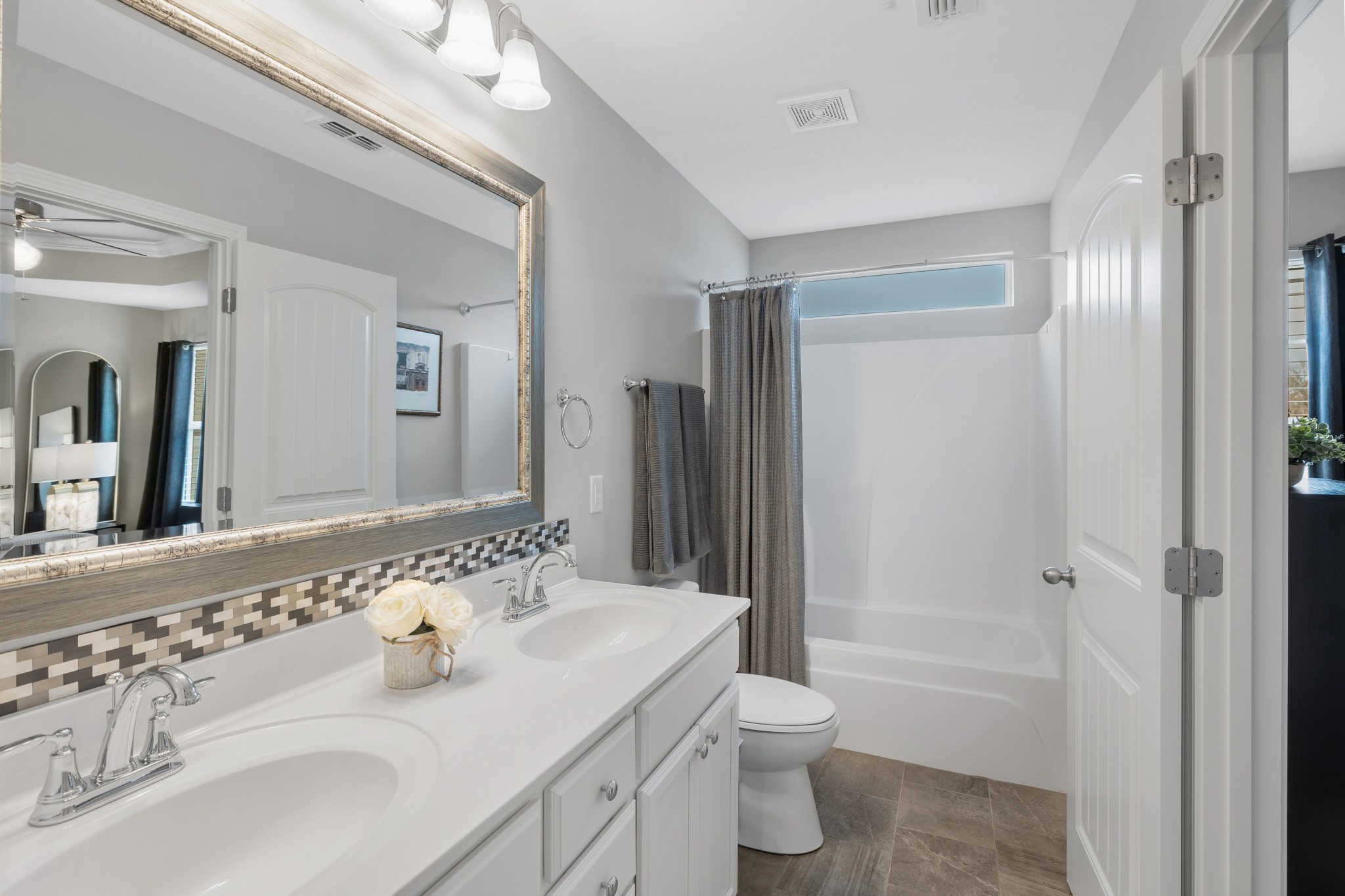 Spring Hill, Tennessee 37174, United States, 3 Bedrooms Bedrooms, ,2 BathroomsBathrooms,Residential,Pending,85752