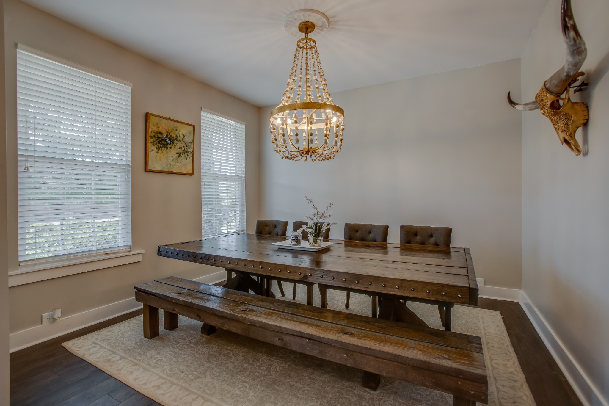 2128 Ravenscourt Dr