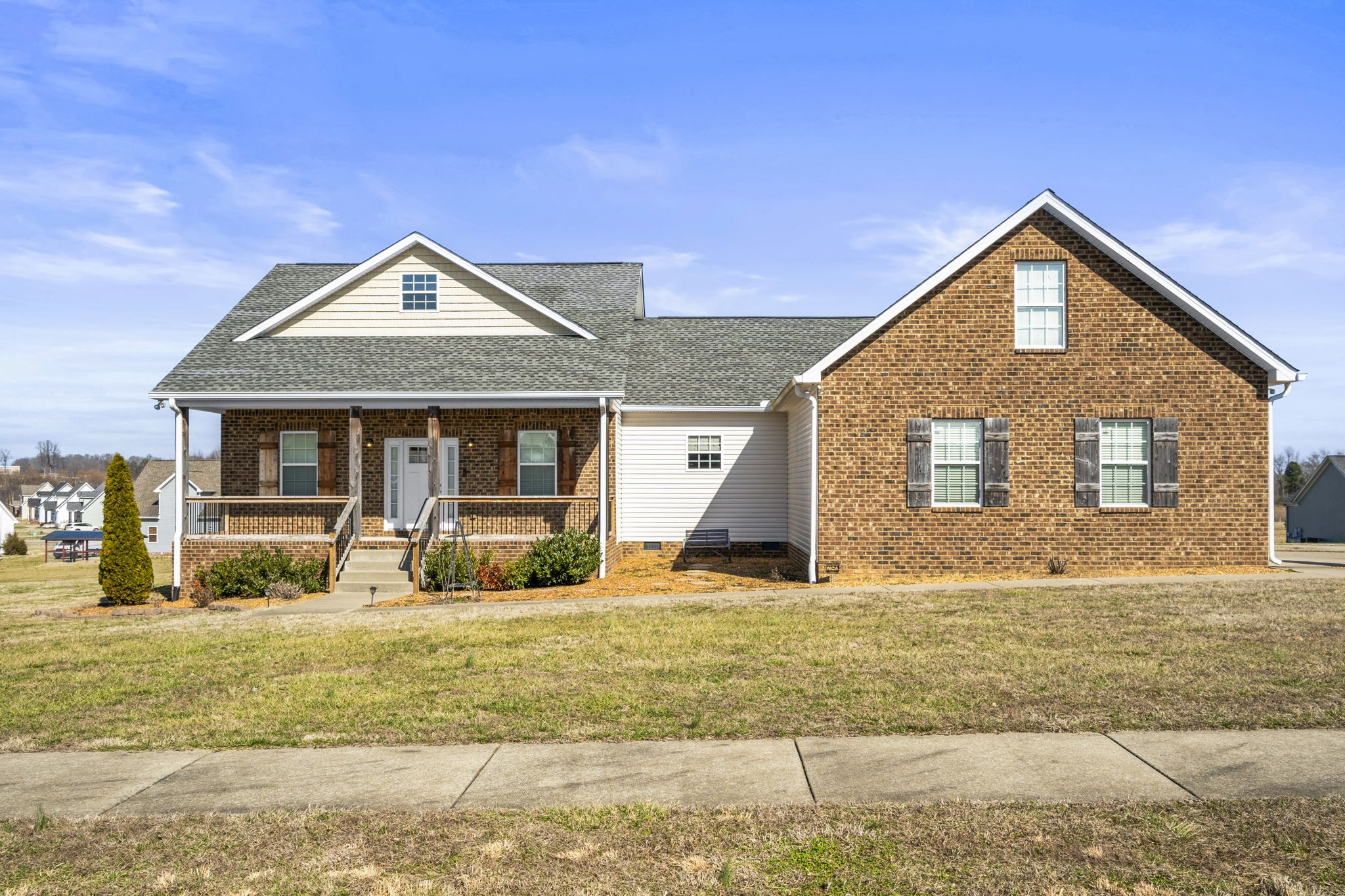 1031 Leaf Ln