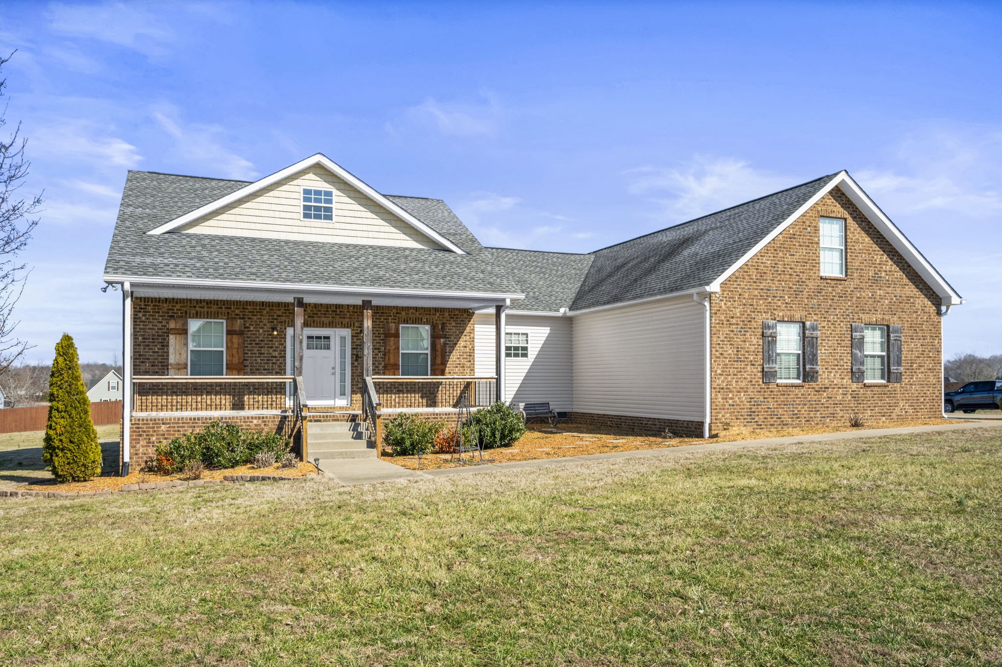 1031 Leaf Ln