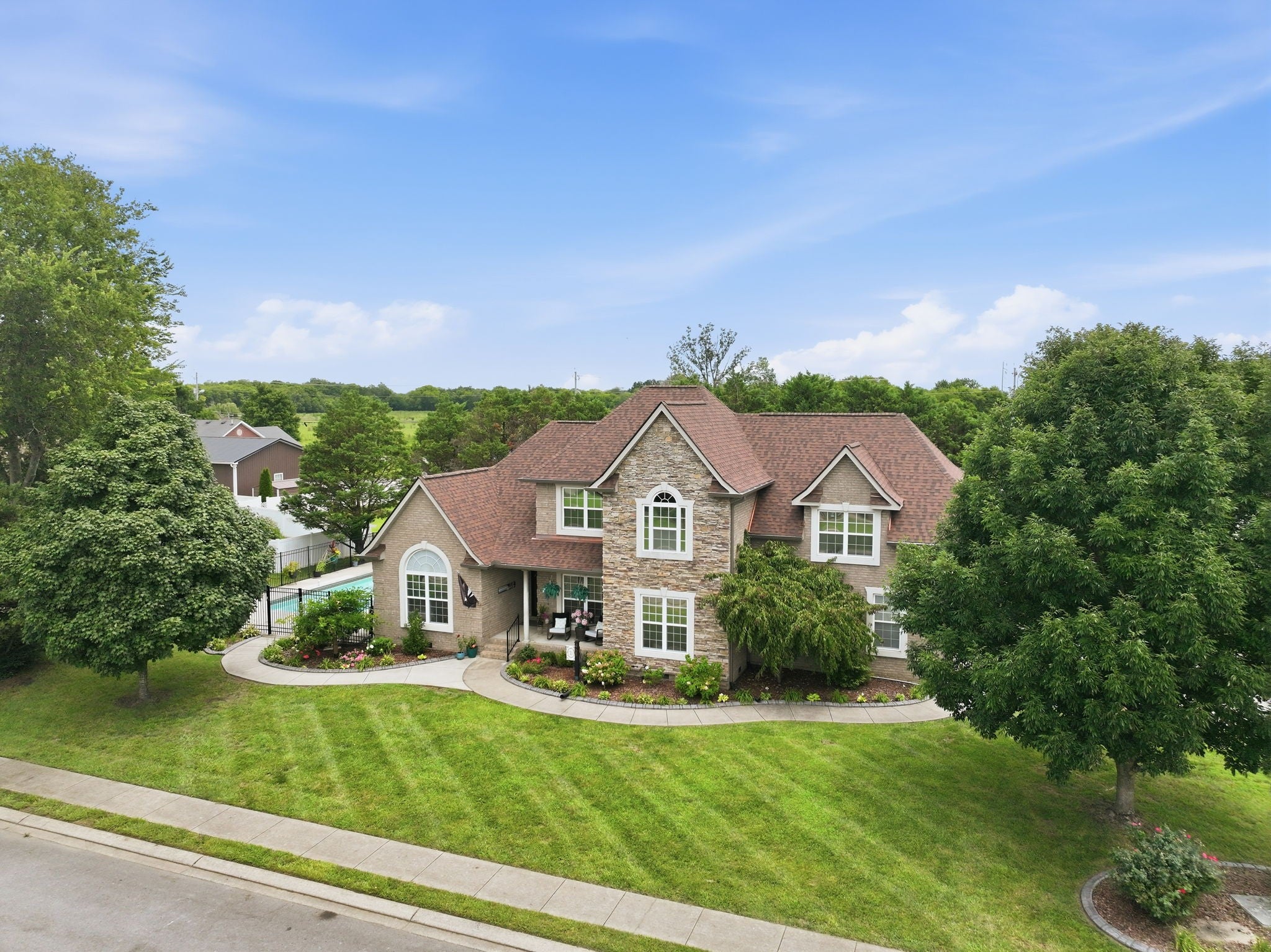 2725 Aristocrate Dr