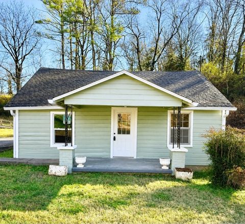 833 Cumberland Dr Clarksville TN 37040