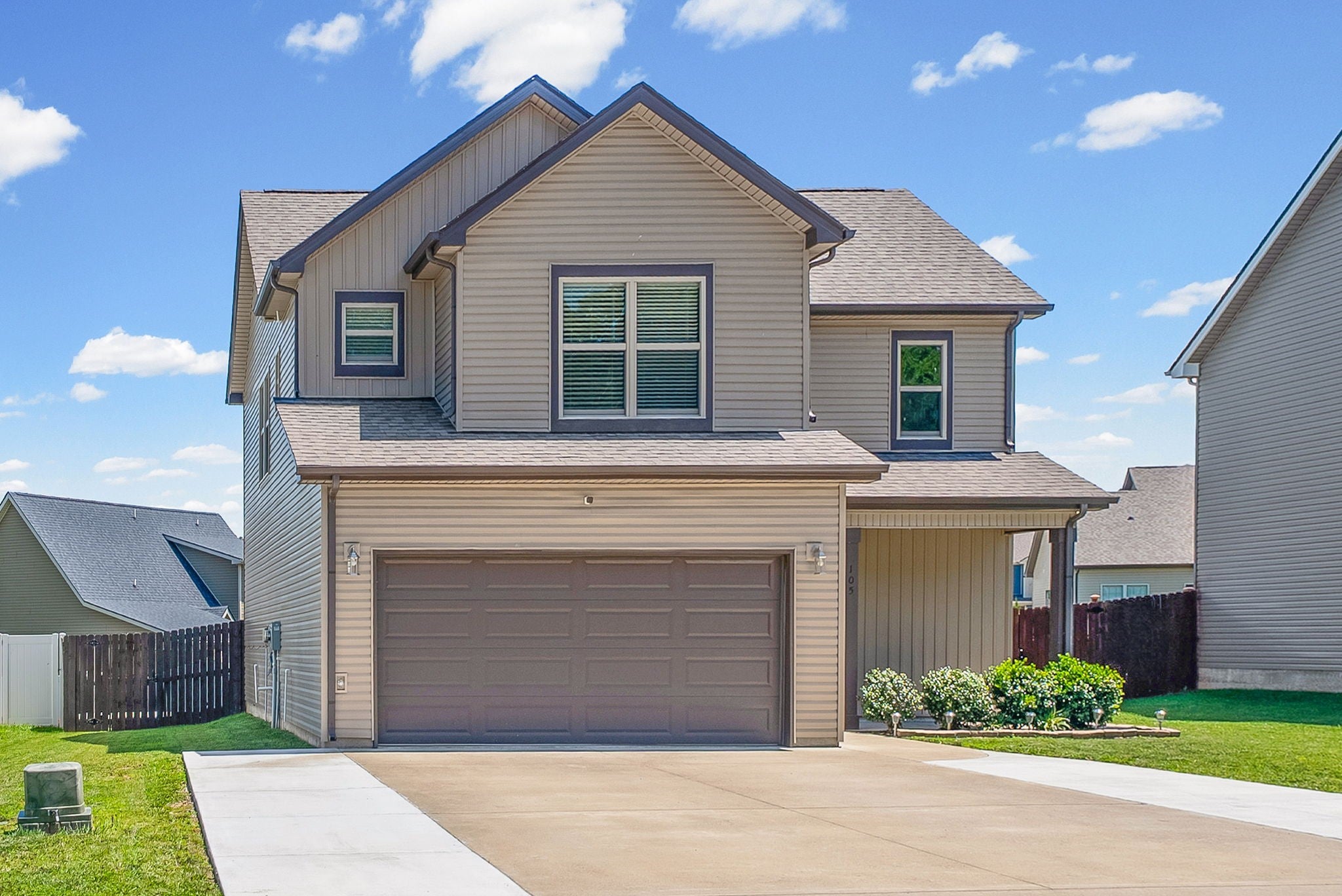 105 Lucerne Ln