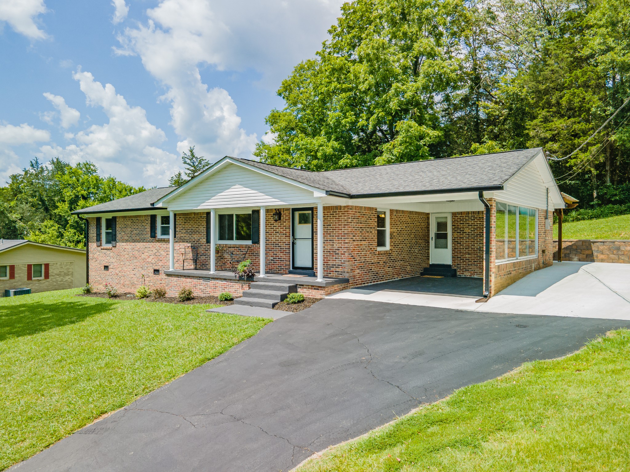 308 Longview Dr