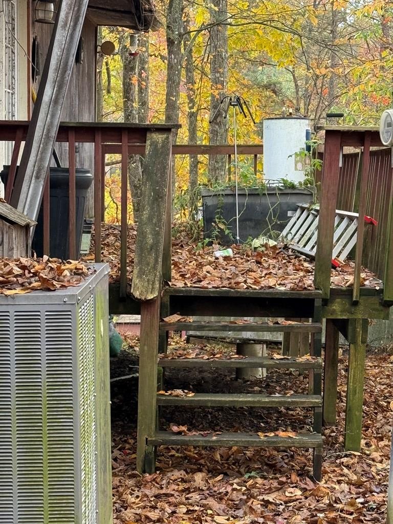 211 Crockett Lake Dr