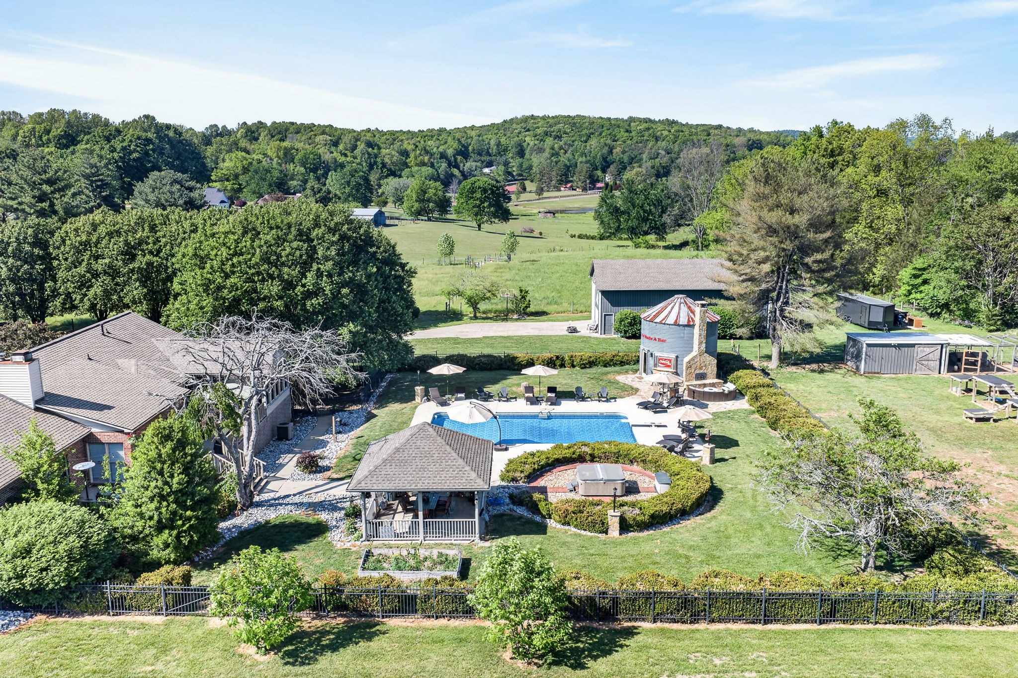 2235 Hidden Cove Rd, Cookeville, TN, 38506, USA, 6 Bedrooms Bedrooms, ,3 BathroomsBathrooms,Residential,Active,2235 Hidden Cove Rd,3182512