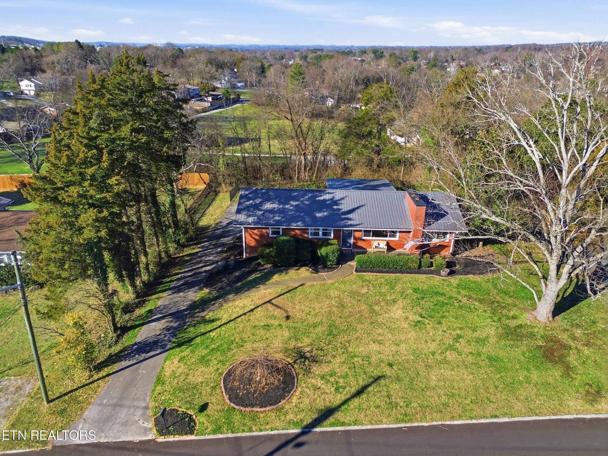 301 NW Portsmouth Rd