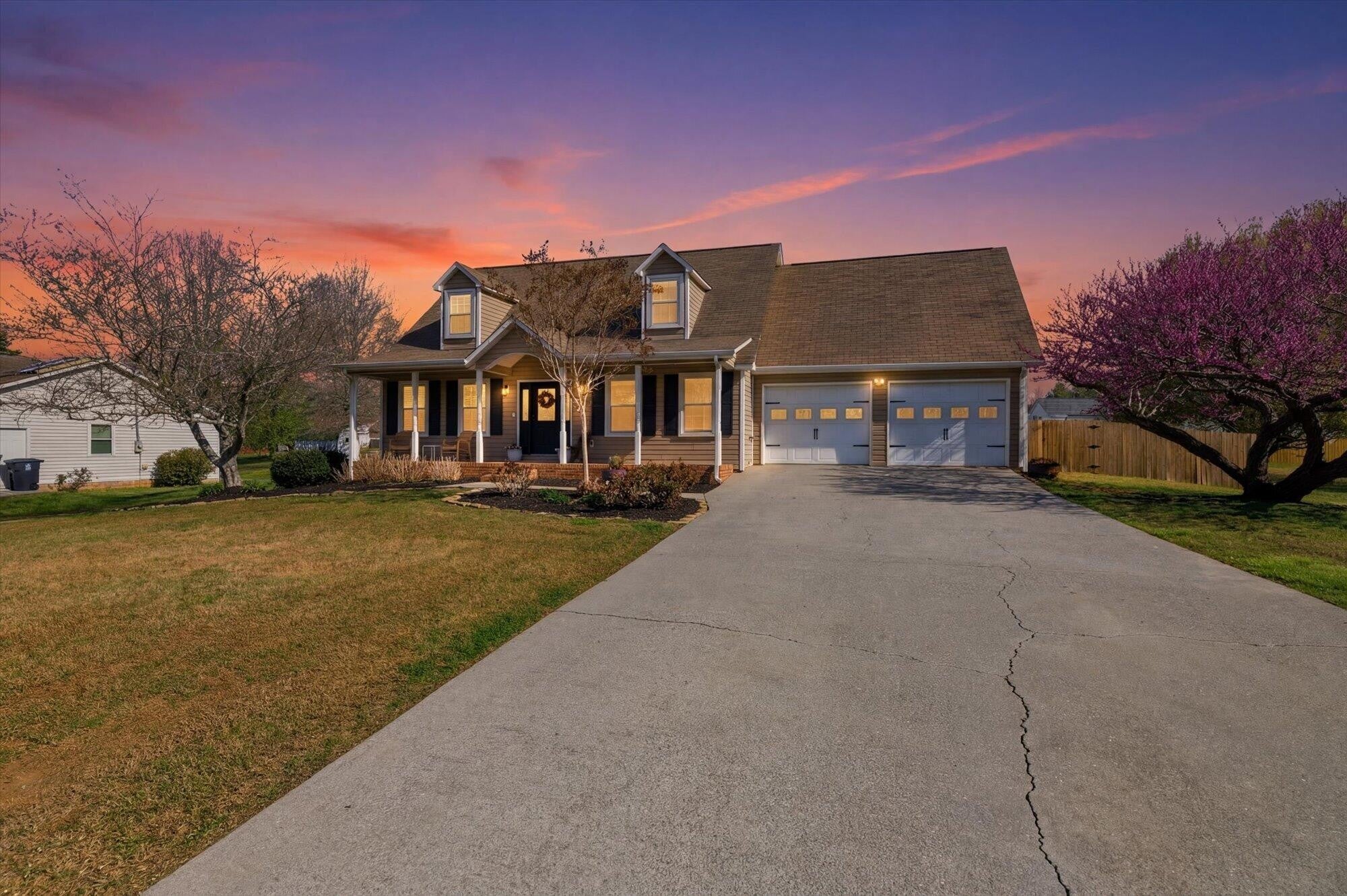 2727 Kenwood Drive
