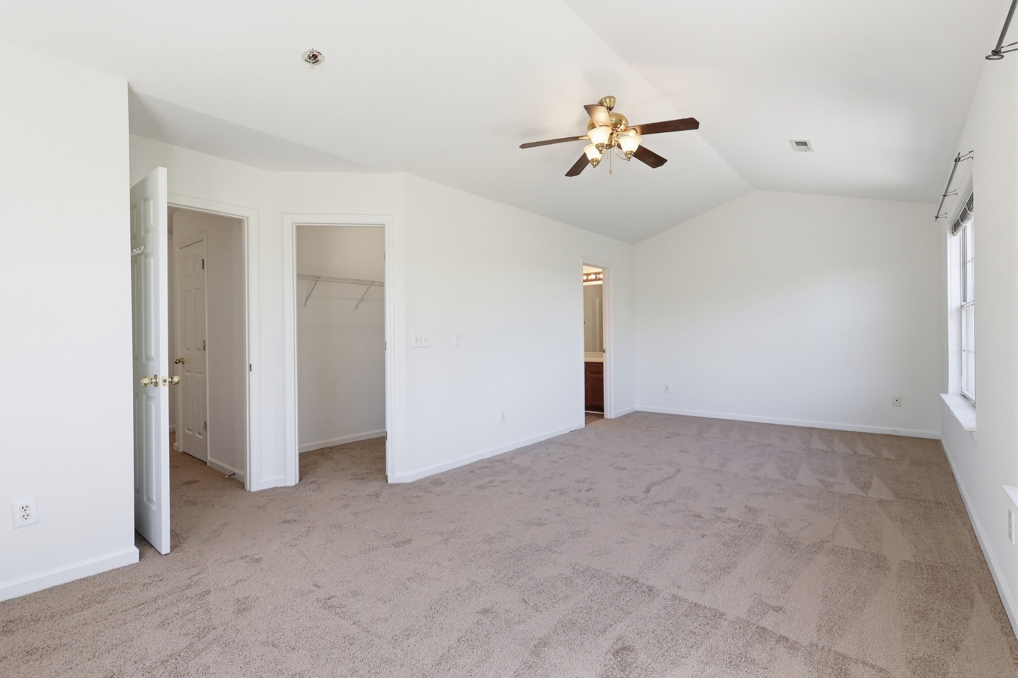 477 Huntington Ridge Dr
