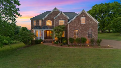 2058 Earl Pearce Cir Mount Juliet TN 37122