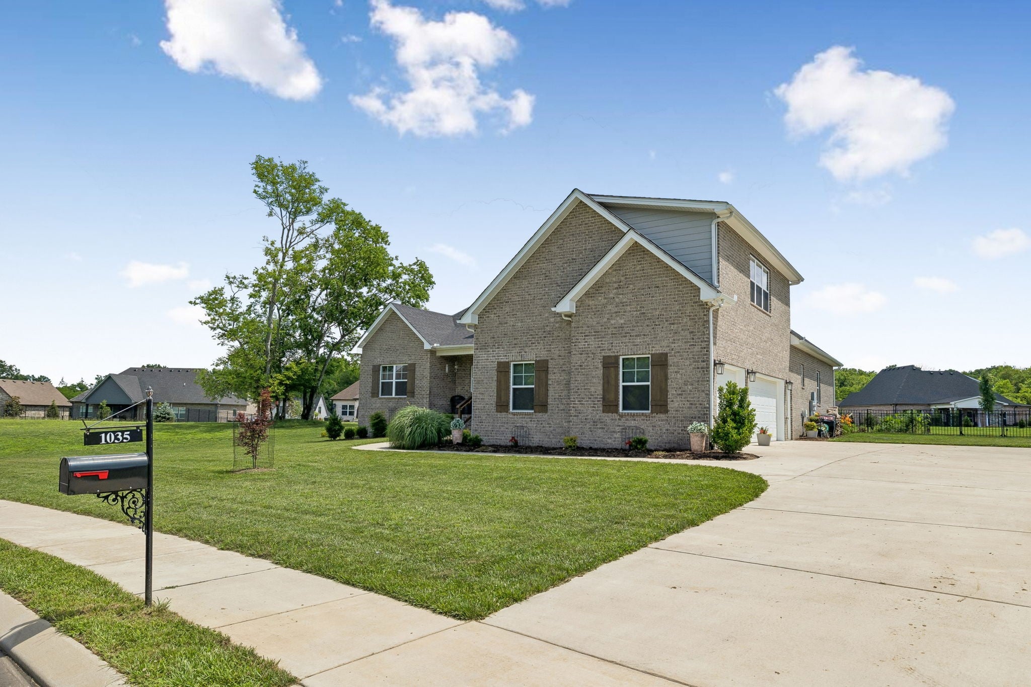 1035 Robert Lee Dr