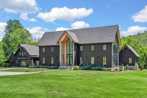 84 Judd Ln Lancaster TN 38569