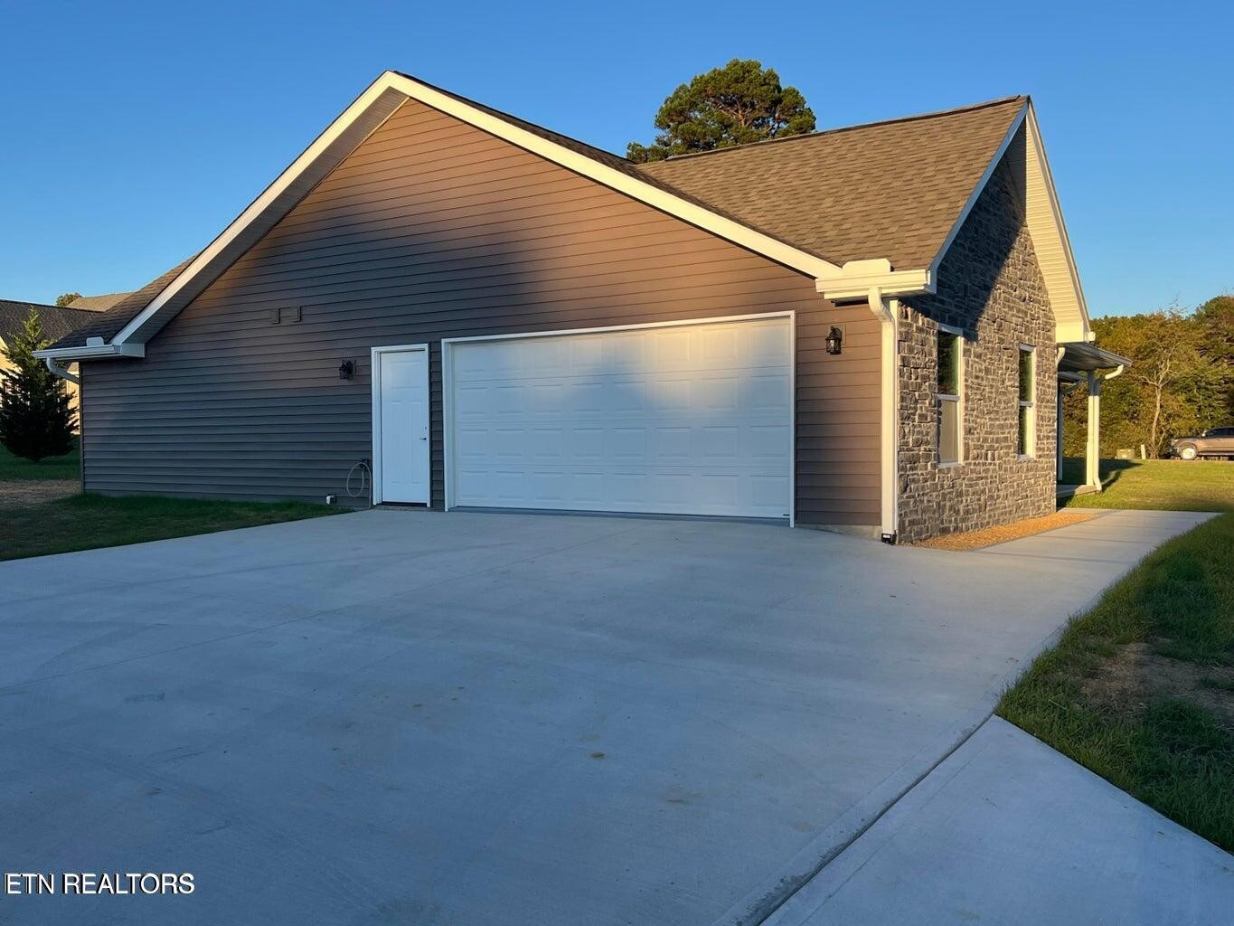 453 Hinch Mountain View Rd