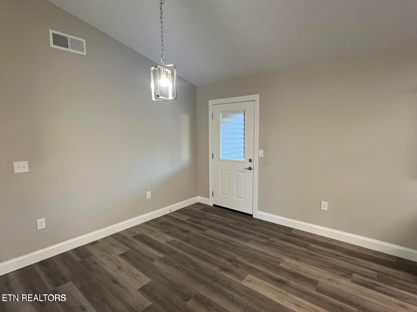 453 Hinch Mountain View Rd