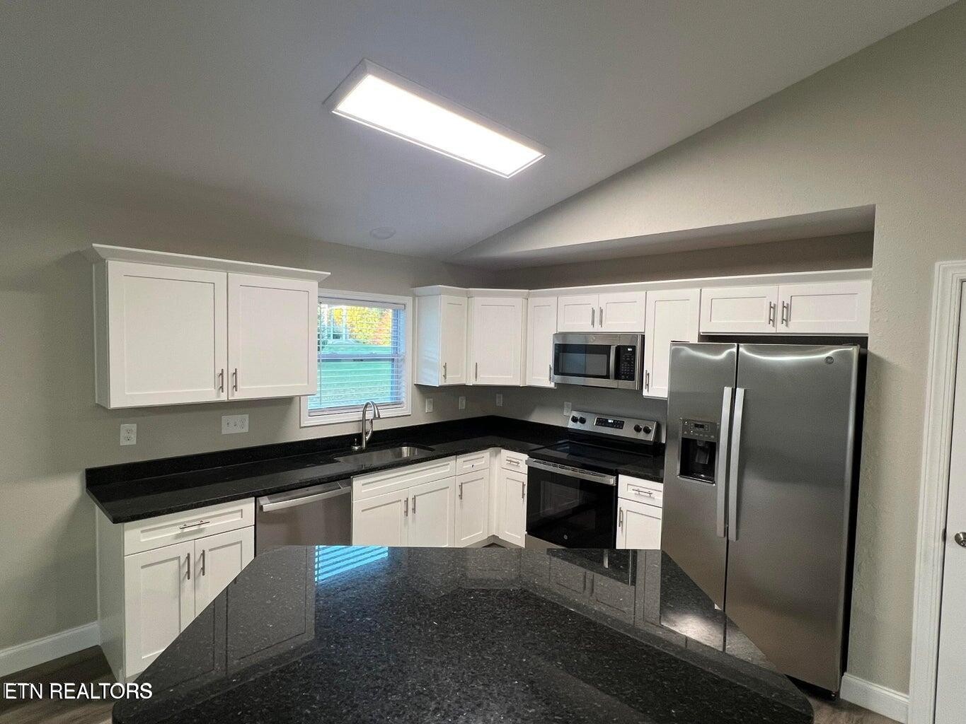 453 Hinch Mountain View Rd