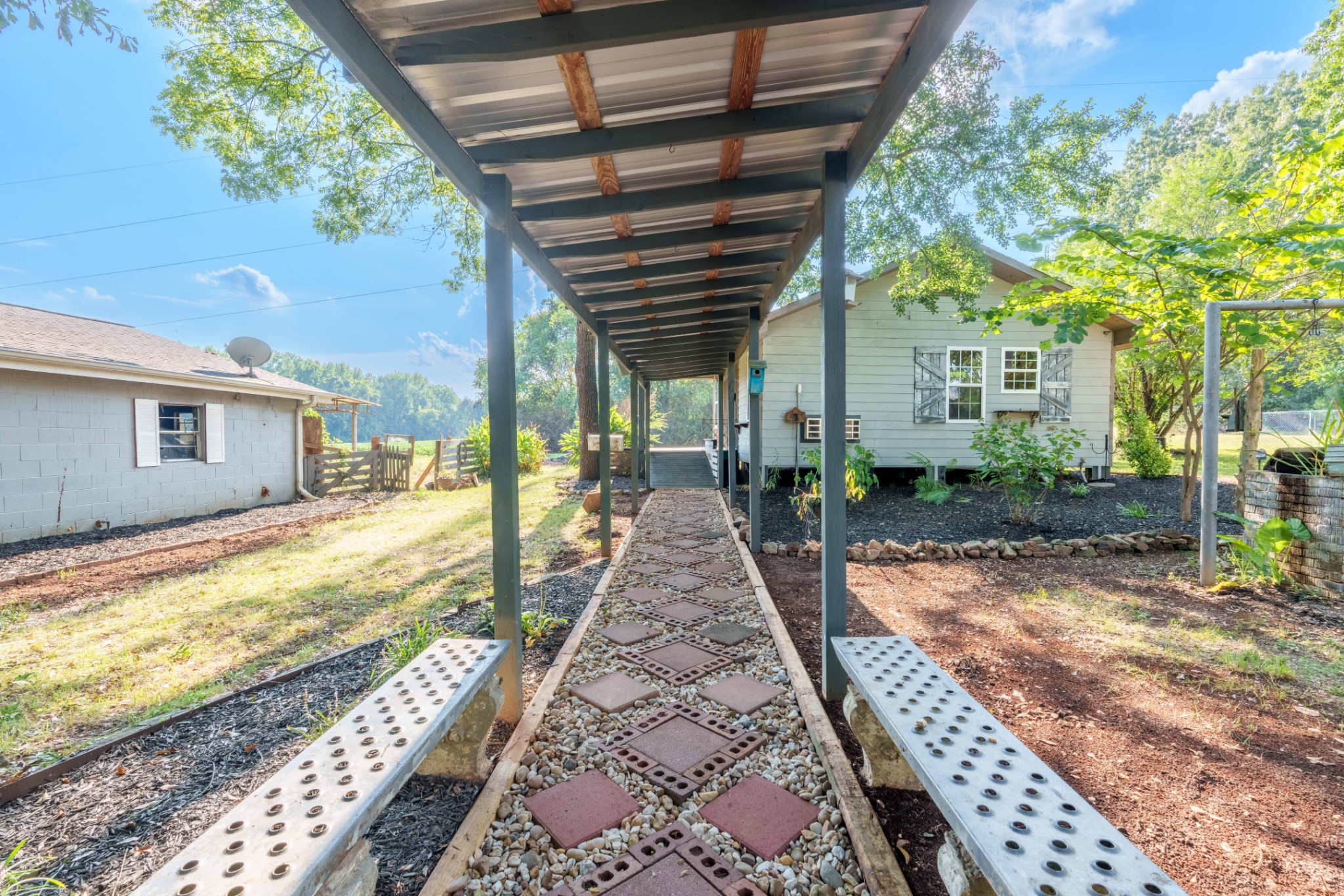 2215 Co Rd 61