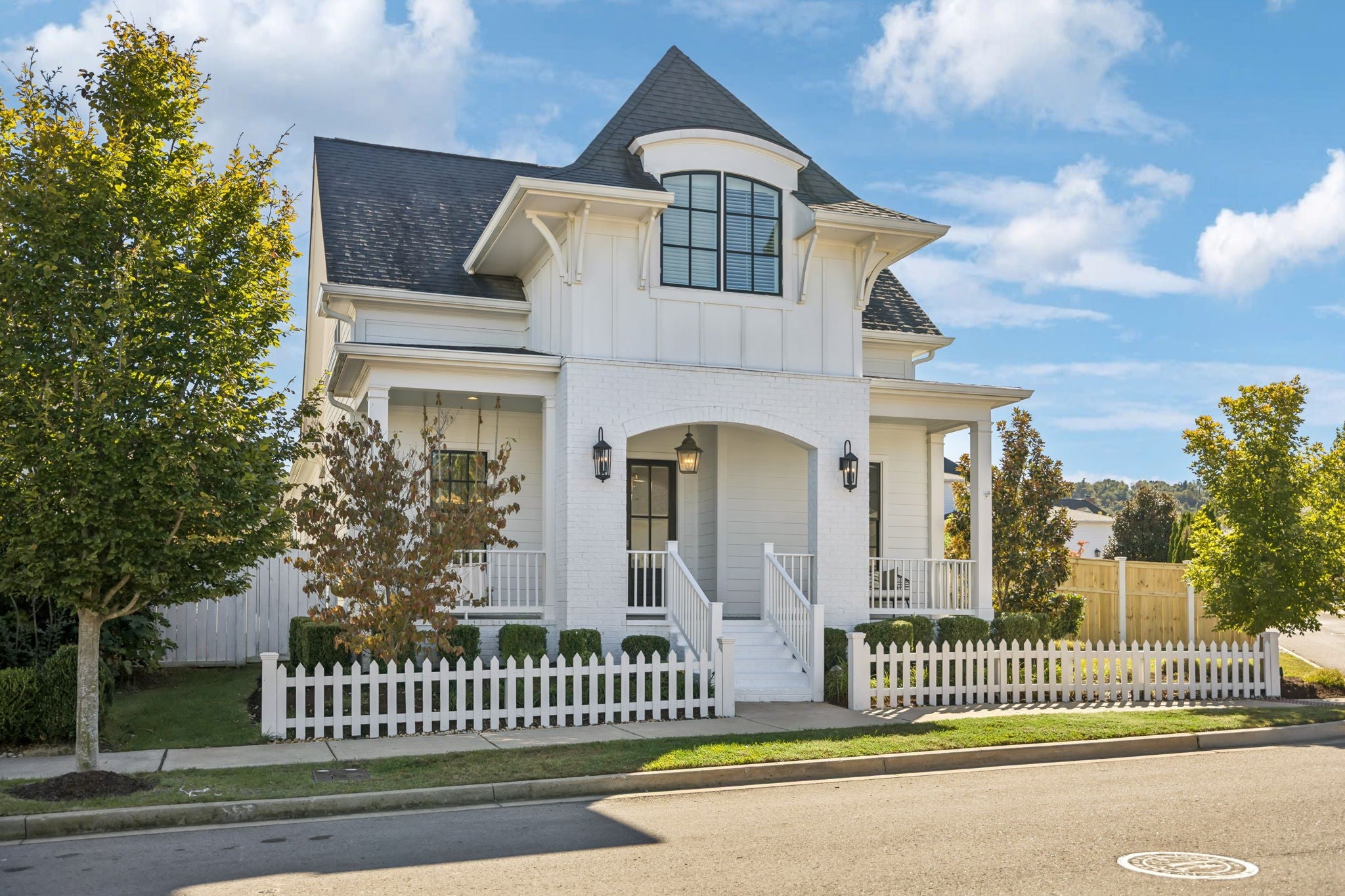 2079 Erwin St