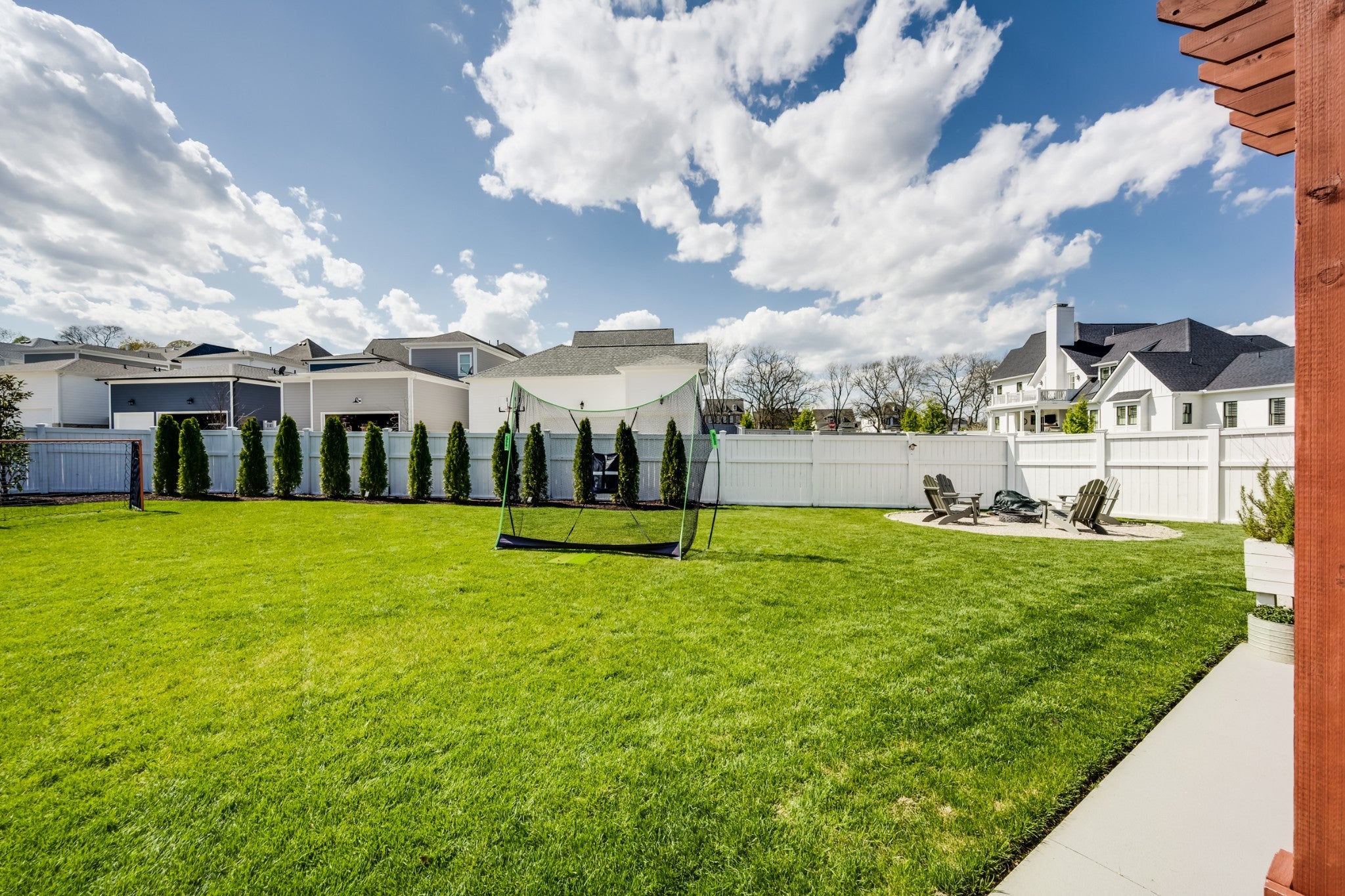 2079 Erwin St