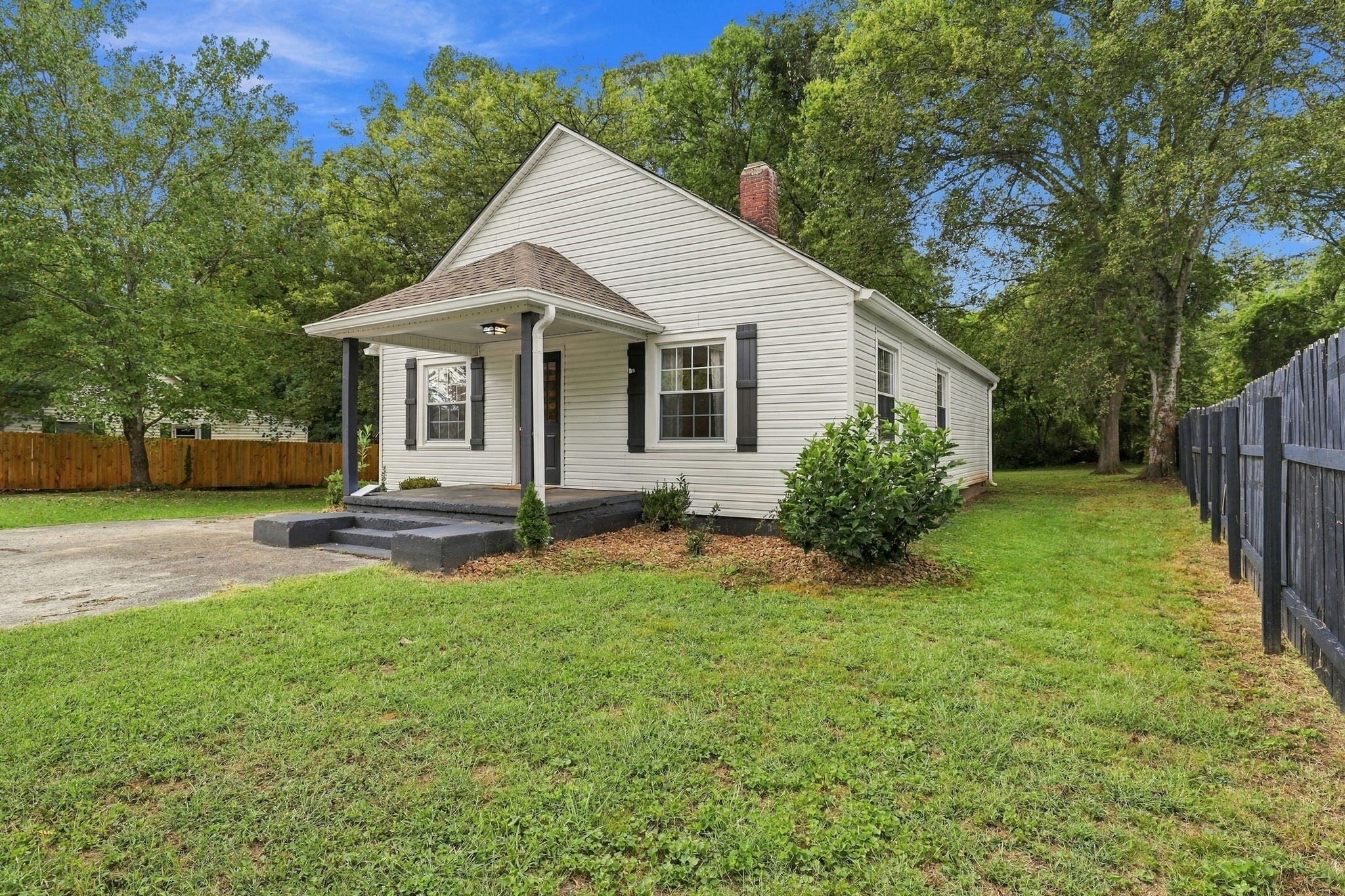 417 Laura Ave