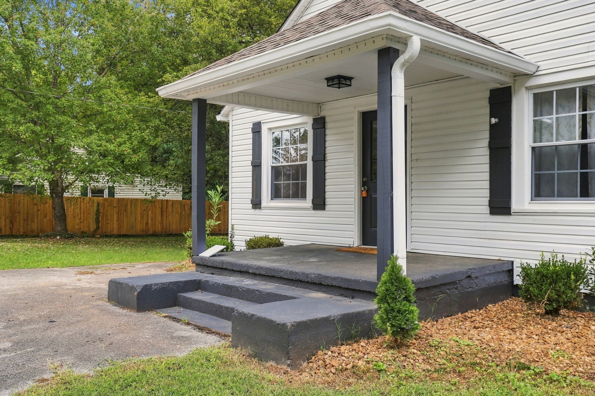 417 Laura Ave