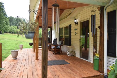 1423 Pack Rd White Bluff TN 37187