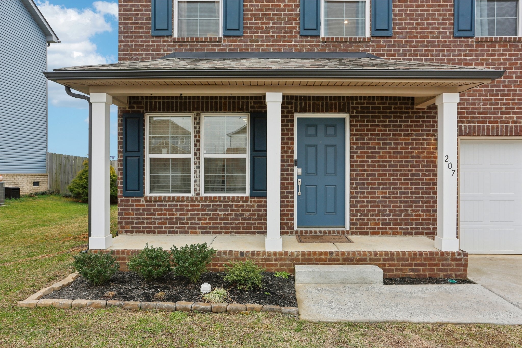 207 Mount Royal Ct