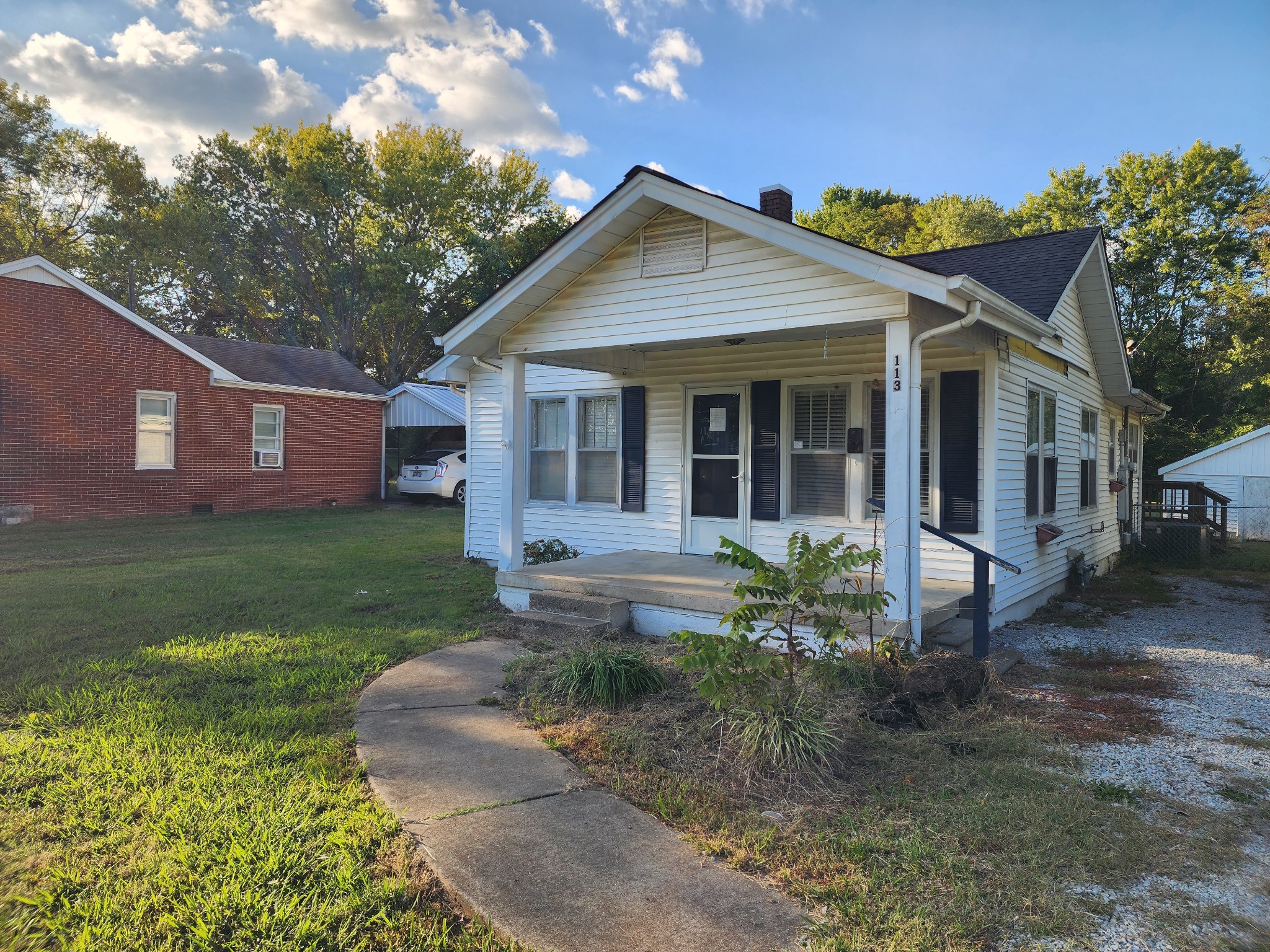 113 Swan Ave