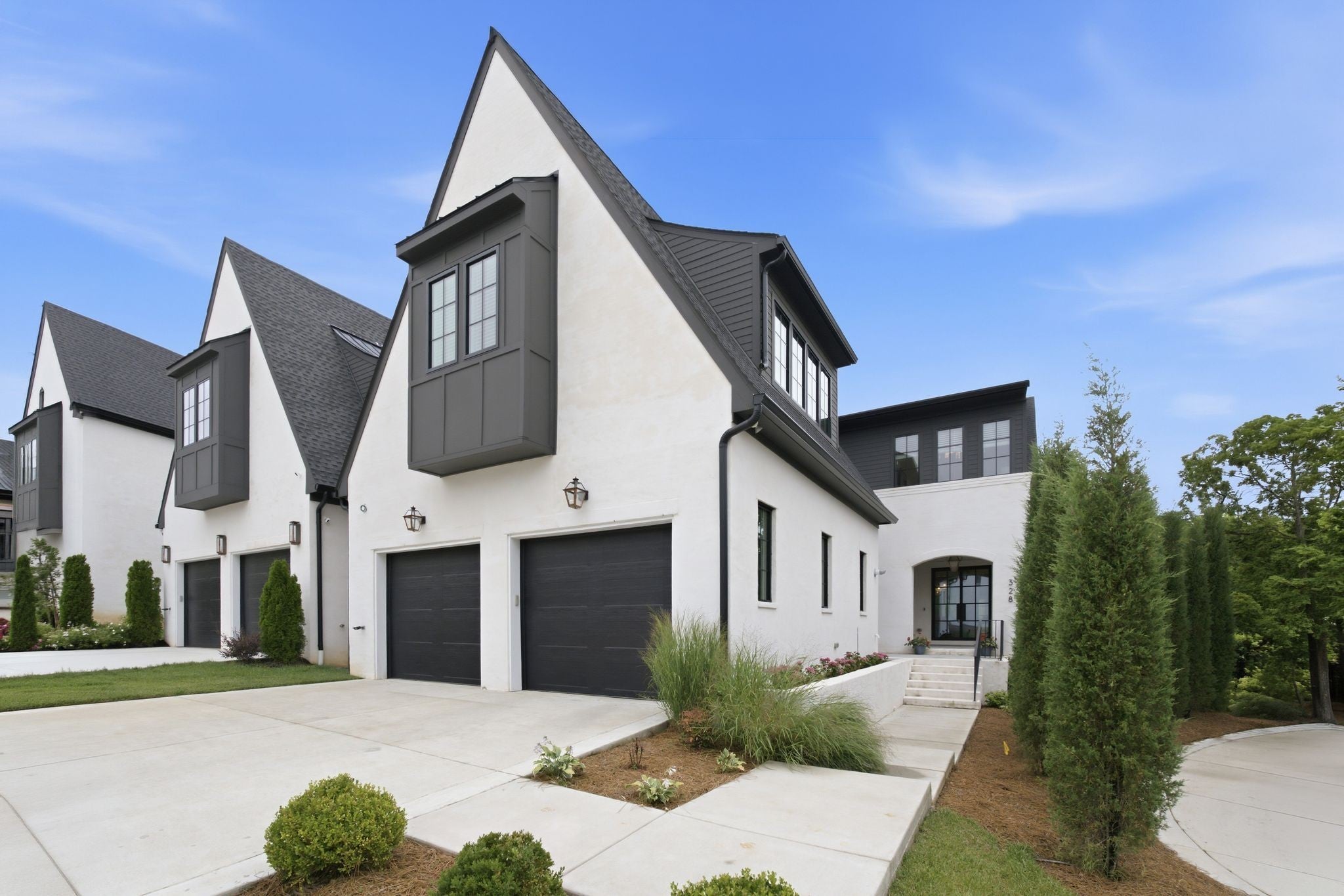 4.0-bed rental at 328 Kelly Glenn Ct