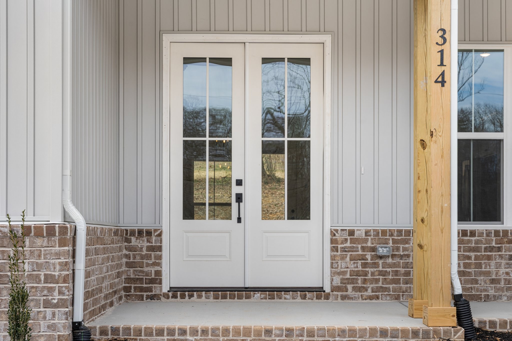 314 Woodland Creek Dr