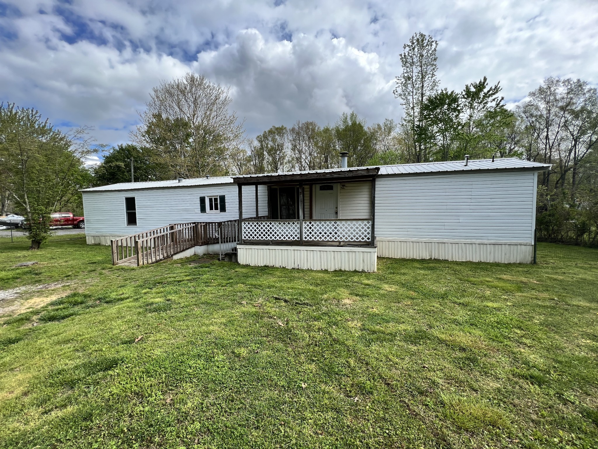 2987 New Bushy Branch Rd E