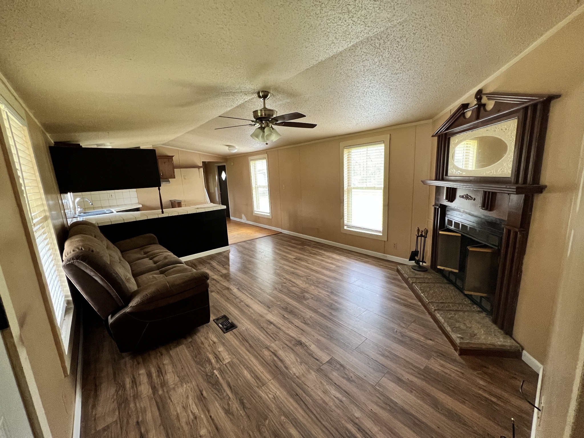 2987 New Bushy Branch Rd E