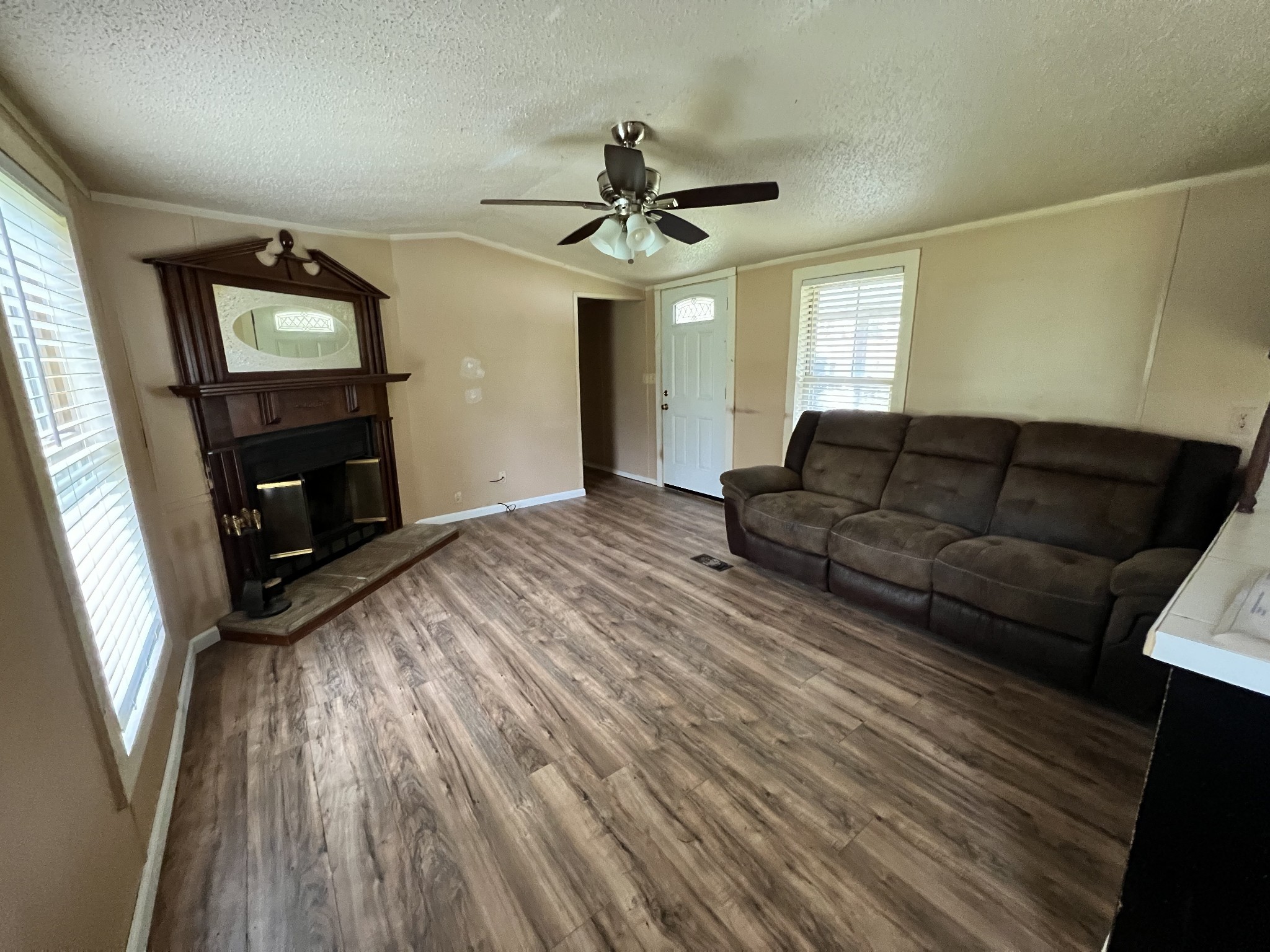 2987 New Bushy Branch Rd E