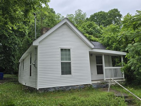 1018 Bridge St Columbia TN 38401