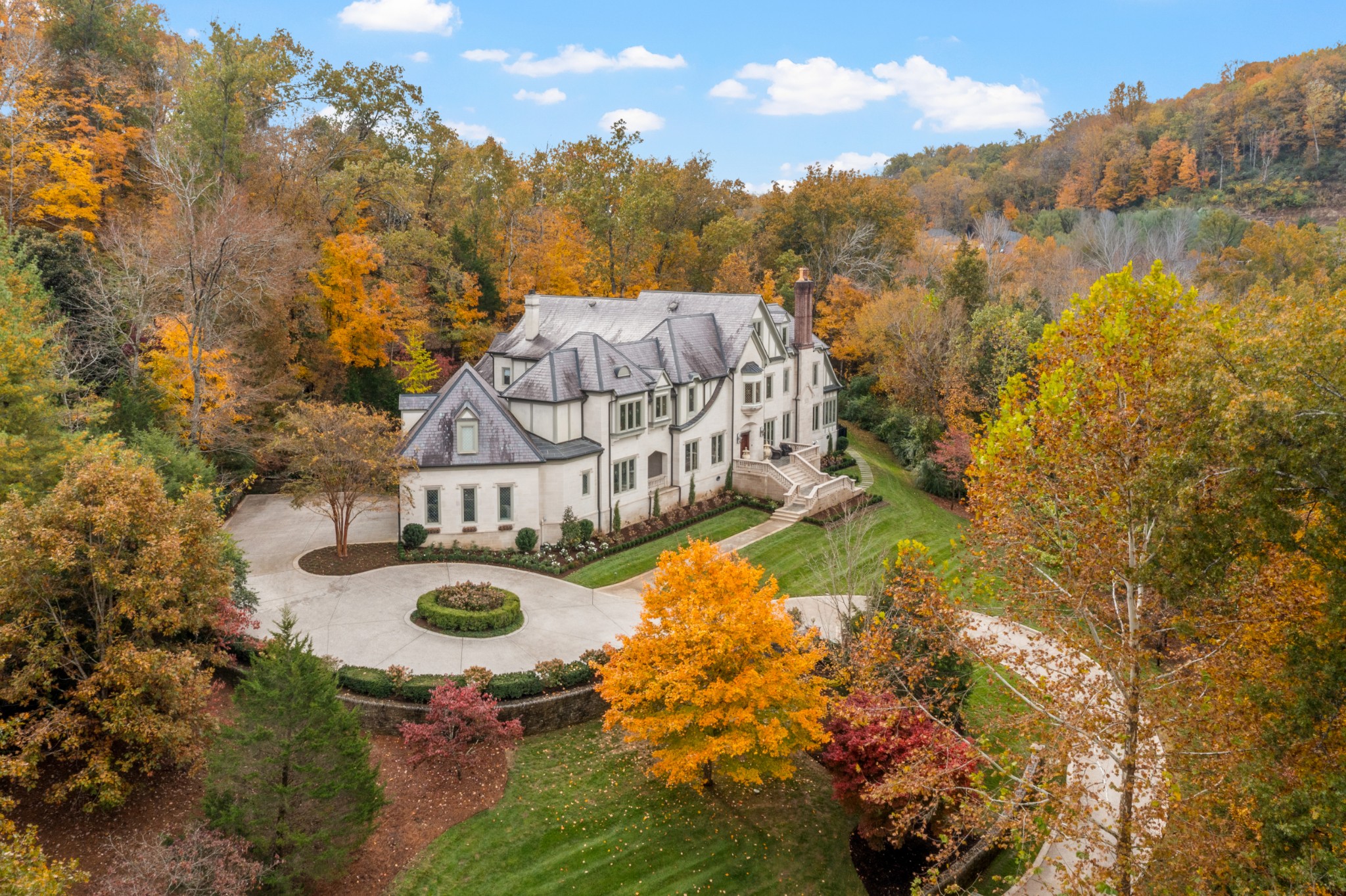 1033 Vaughn Crest Dr