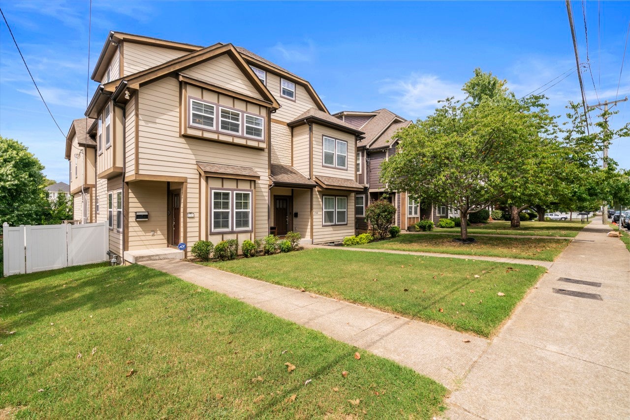 4-bed listing at 1711 14th Ave S, Nashville