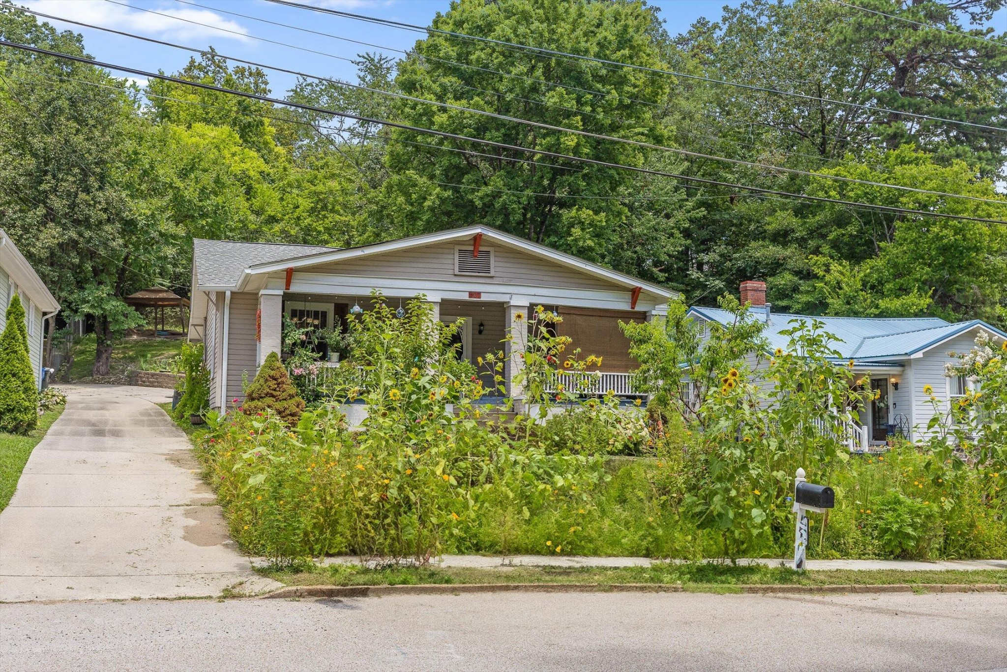 907 Federal Street