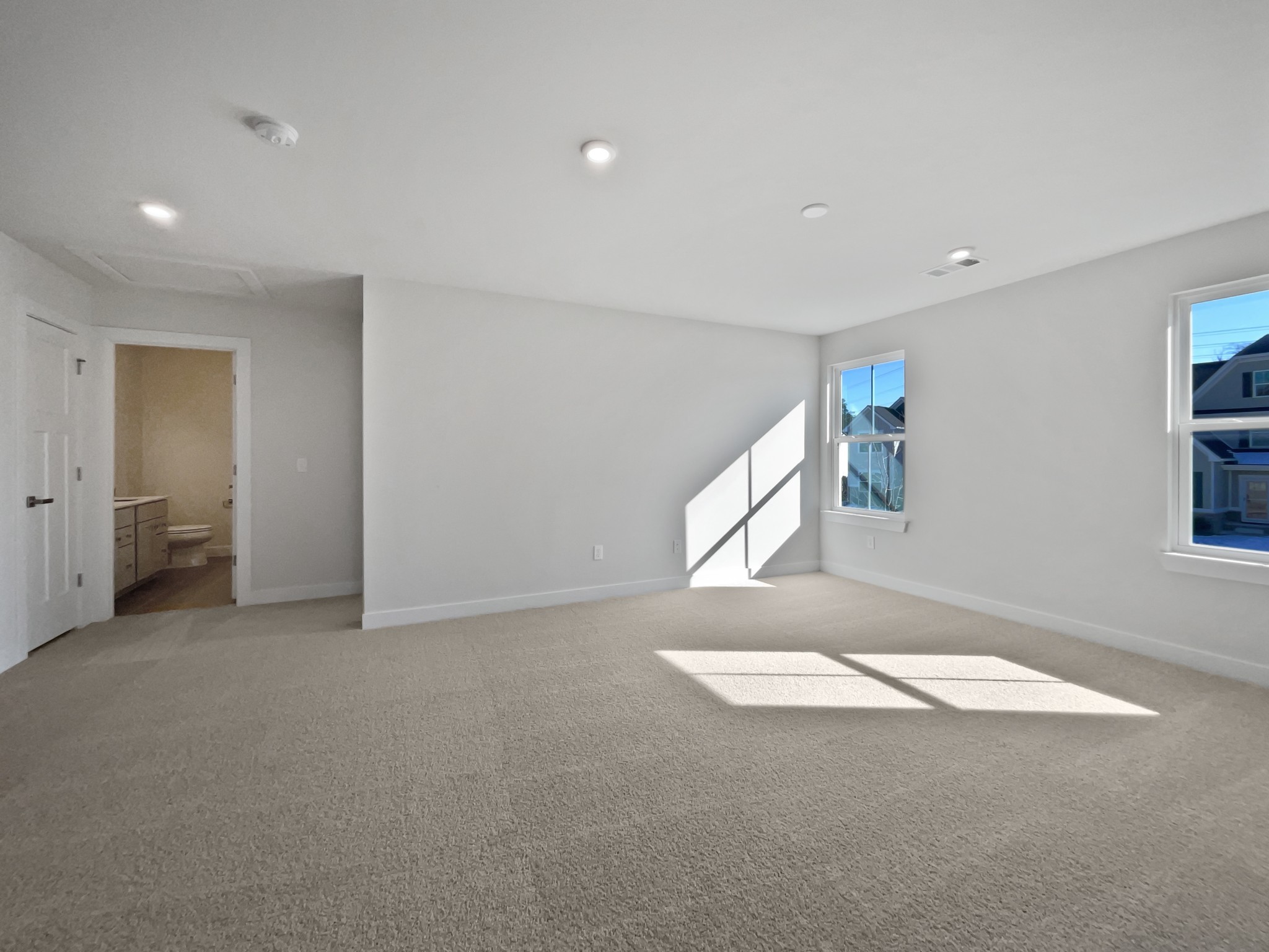 Brentwood, Tennessee 37027, United States, 4 Bedrooms Bedrooms, ,3 BathroomsBathrooms,Residential,Pending,101242