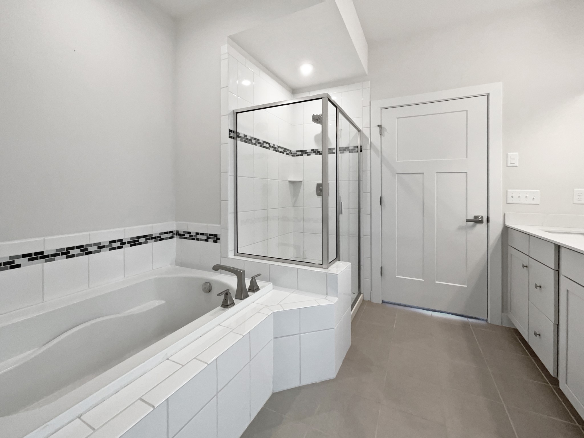 Brentwood, Tennessee 37027, United States, 4 Bedrooms Bedrooms, ,3 BathroomsBathrooms,Residential,Pending,101242