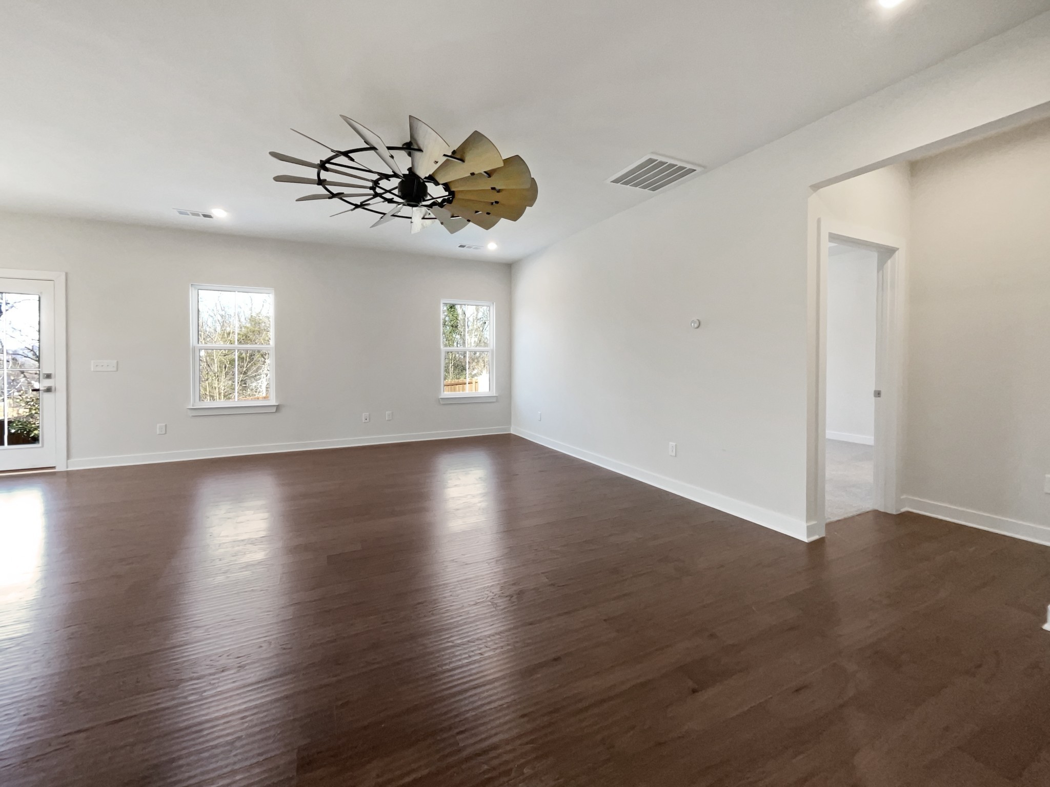 Brentwood, Tennessee 37027, United States, 4 Bedrooms Bedrooms, ,3 BathroomsBathrooms,Residential,Pending,101242