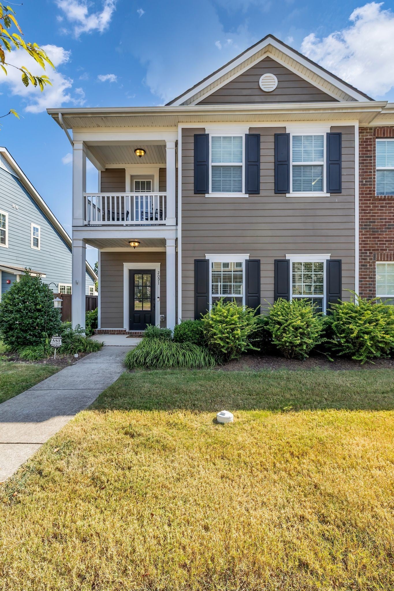 2091 Hemlock Dr